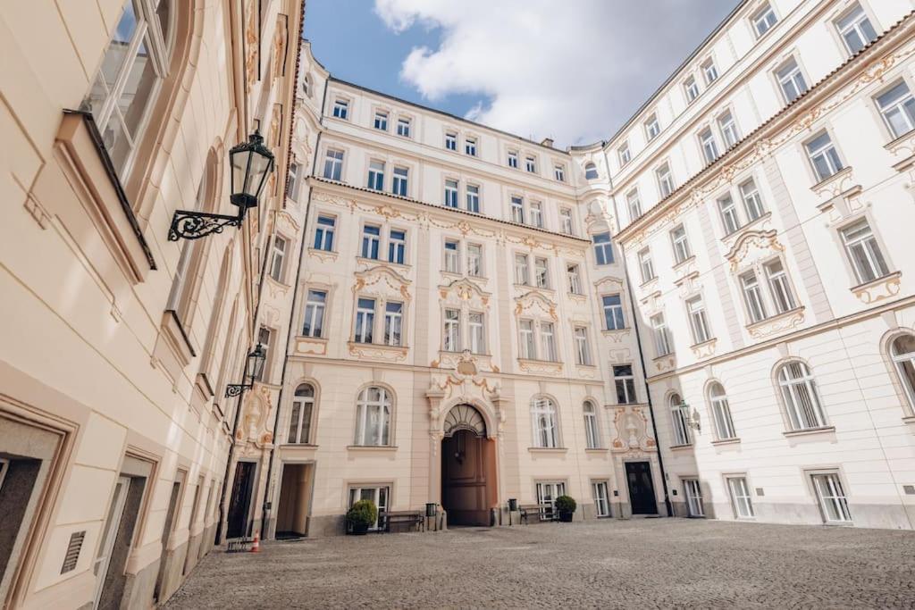 Magnificent Historical Penthouse In The Heart Of Prague Apartamento Exterior foto
