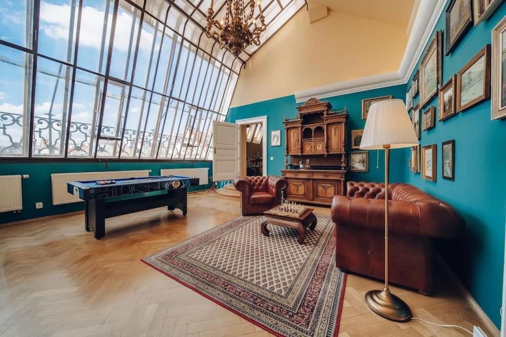 Magnificent Historical Penthouse In The Heart Of Prague Apartamento Exterior foto
