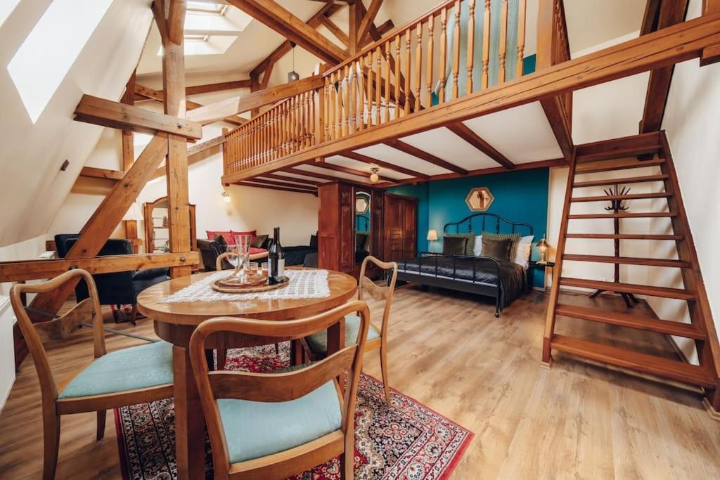 Magnificent Historical Penthouse In The Heart Of Prague Apartamento Exterior foto
