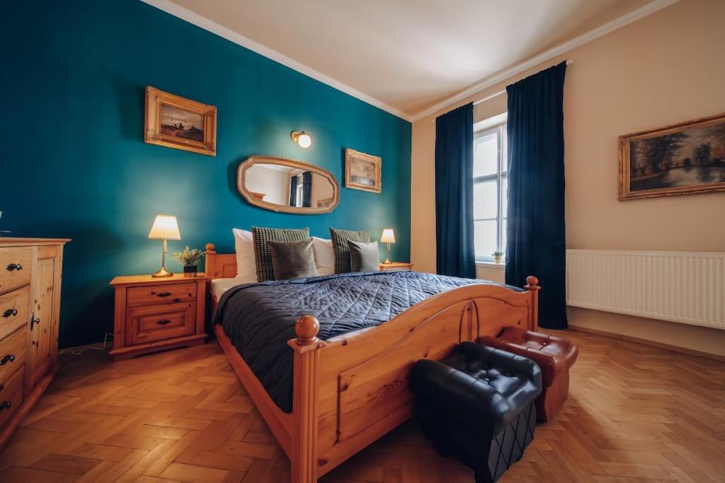 Magnificent Historical Penthouse In The Heart Of Prague Apartamento Exterior foto