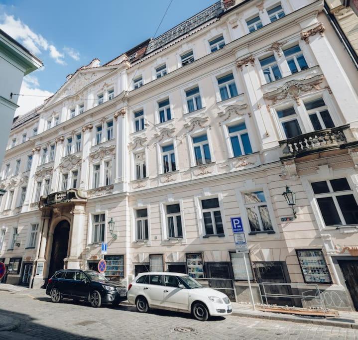 Magnificent Historical Penthouse In The Heart Of Prague Apartamento Exterior foto